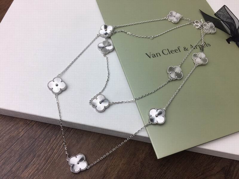 Van Cleef & Arpels necklace 11yxq12